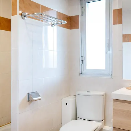 Climatise Proche Et Commerces Avec Balcon, Wi-fi Et Parking - Fr-1-466a-16 Apartament Saint-Raphaël