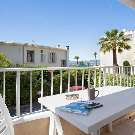 Climatisé Proche Et Commerces Avec Balcon, Wi-fi Et Parking - Fr-1-466a-16 *