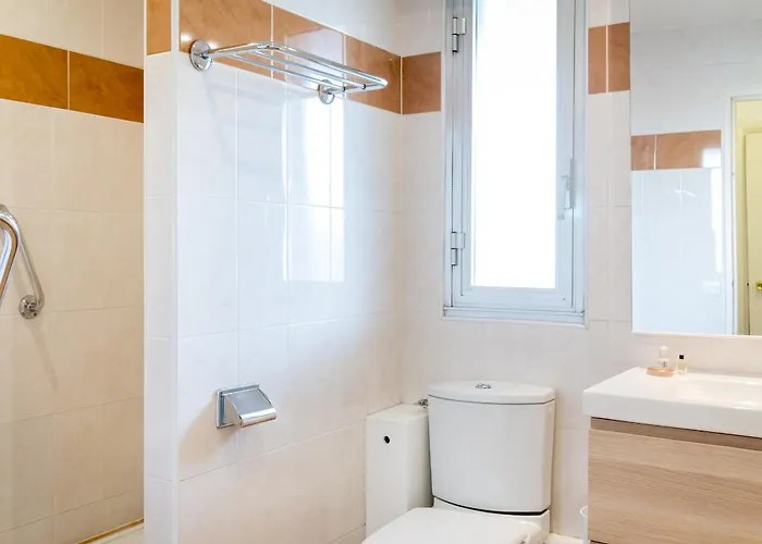 Apartamento Climatisé Proche Et Commerces Avec Balcon, Wi-fi Et Parking - Fr-1-466a-16