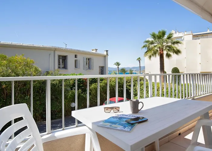 Climatisé Proche Et Commerces Avec Balcon, Wi-fi Et Parking - Fr-1-466a-16 Apartamento Saint-Raphaël